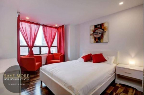 Stella Stays Elegant 2 Floor Home Downtown MTL Parking, Montreal